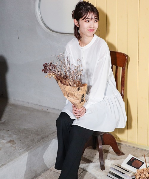 Honeys(ハニーズ)の「ティアードブラウス(シャツ/ブラウス・レディース・ホワイト/ブラック/ベージュ/ブルー系その他・S/M/L)」の5枚目の写真