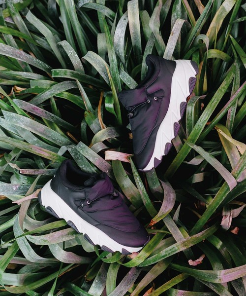 ASH（アッシュ）の「【EKO】パフィーチャンキースニーカー（スニーカー・レディース・ブラック/ホワイト/カーキ・35/36/37/38/39/40）」の4枚目の写真