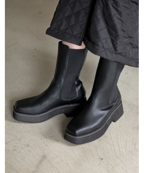 Re:EDIT(リエディ)の「スクエアトゥサイドゴアブーツ(ブーツ・レディース・ブラック/ブラウン/キャメル・SMALL/MEDIUM/LARGE/X-LARGE/XX-LARGE)」の2枚目の写真