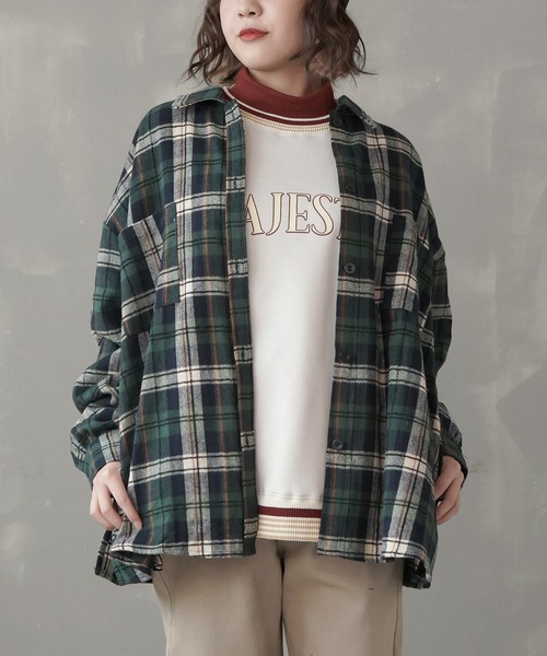 SPINNS（スピンズ）の「【ゆったりシルエット】ラインリブワンポイント 裏起毛リブラインスウェット（スウェット・レディース・ナチュラル/オートミール/ブラック/ブルー・ONESIZE）」の3枚目の写真