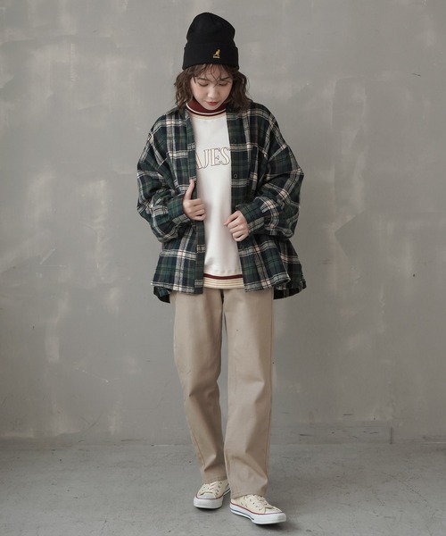 SPINNS（スピンズ）の「【ゆったりシルエット】ラインリブワンポイント 裏起毛リブラインスウェット（スウェット・レディース・ナチュラル/オートミール/ブラック/ブルー・ONESIZE）」の7枚目の写真