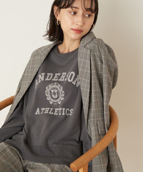 earth music&ecology（アースミュージックアンドエコロジー）の「グラフィックスウェット(ベーシック) ＊（Tシャツ/カットソー・レディース・チャコールグレー/ネイビー/アイボリー/モカ・FREE）」の3枚目の写真