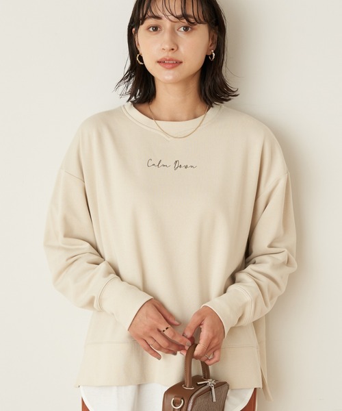 earth music&ecology（アースミュージックアンドエコロジー）の「グラフィックスウェット(ベーシック) ＊（Tシャツ/カットソー・レディース・チャコールグレー/ネイビー/アイボリー/モカ・FREE）」の2枚目の写真