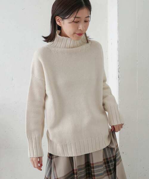 URBAN RESEARCH DOORS(アーバンリサーチドアーズ)の「【一部WEB限定カラー】【別注】Island Tides×DOORS タートルネックニット(ニット/セーター・レディース・グレー/オリーブ/イエロー/ナチュラル/ベージュ・34)」の11枚目の写真