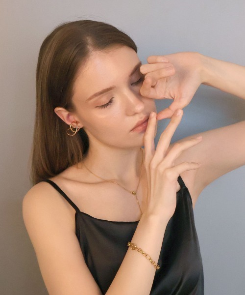 CEMONEMO（セモネモ）の「ダブル ツイスト イヤーカフ（イヤーカフ・レディース・シルバー/ゴールド・FREE）」の12枚目の写真