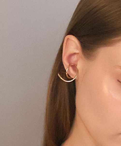 CEMONEMO（セモネモ）の「ダブル ツイスト イヤーカフ（イヤーカフ・レディース・シルバー/ゴールド・FREE）」の9枚目の写真