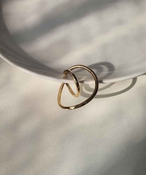 CEMONEMO（セモネモ）の「ダブル ツイスト イヤーカフ（イヤーカフ・レディース・シルバー/ゴールド・FREE）」の17枚目の写真