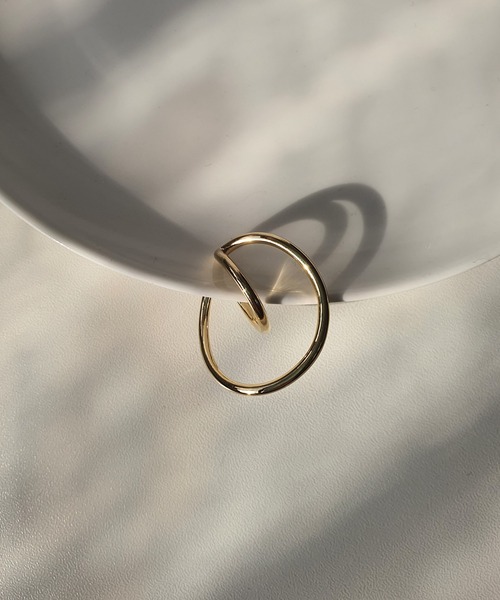 CEMONEMO（セモネモ）の「ダブル ツイスト イヤーカフ（イヤーカフ・レディース・シルバー/ゴールド・FREE）」の18枚目の写真