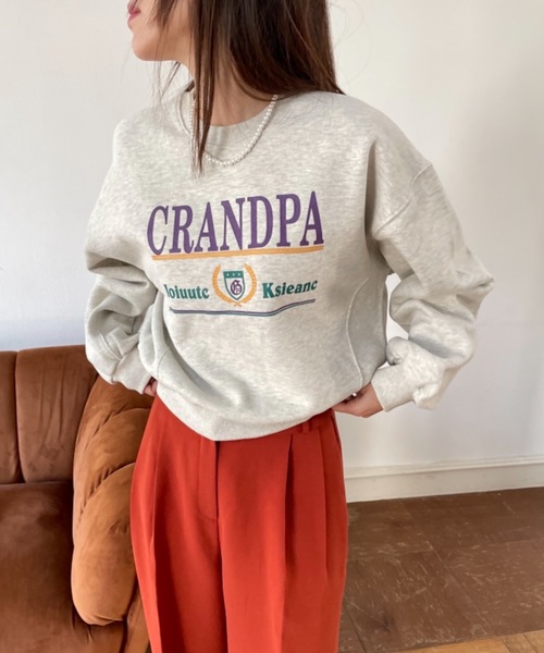 Didot.showroom(ディドット ショールーム)の「CRANDPA mtm / 前面クラシックロゴプリント短丈スウェットトレーナー(スウェット・レディース・オートミール/グリーン・FREE)」の2枚目の写真
