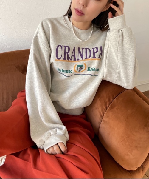 Didot.showroom(ディドット ショールーム)の「CRANDPA mtm / 前面クラシックロゴプリント短丈スウェットトレーナー(スウェット・レディース・オートミール/グリーン・FREE)」の15枚目の写真