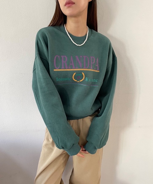 Didot.showroom(ディドット ショールーム)の「CRANDPA mtm / 前面クラシックロゴプリント短丈スウェットトレーナー(スウェット・レディース・オートミール/グリーン・FREE)」の22枚目の写真
