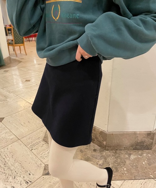 Didot.showroom(ディドット ショールーム)の「CRANDPA mtm / 前面クラシックロゴプリント短丈スウェットトレーナー(スウェット・レディース・オートミール/グリーン・FREE)」の9枚目の写真