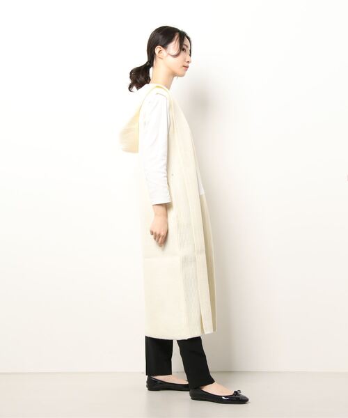 PICCIN(ピッチン)の「フード付畔編みロングジレ(ニット/セーター・レディース・オフホワイト/ブラック・M)」の7枚目の写真