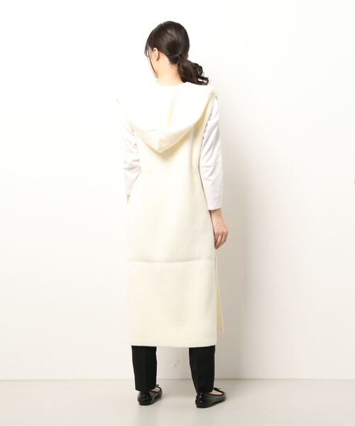PICCIN(ピッチン)の「フード付畔編みロングジレ(ニット/セーター・レディース・オフホワイト/ブラック・M)」の3枚目の写真