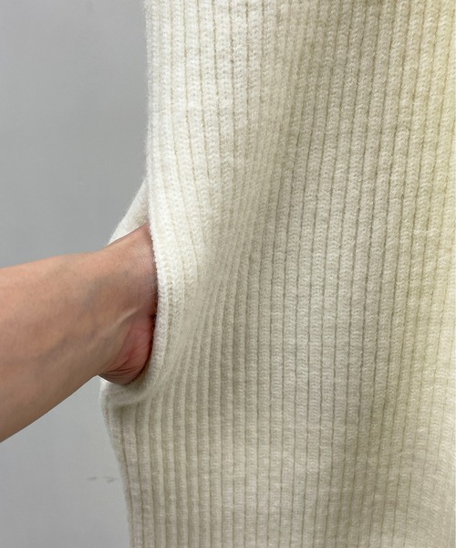 PICCIN(ピッチン)の「フード付畔編みロングジレ(ニット/セーター・レディース・オフホワイト/ブラック・M)」の8枚目の写真