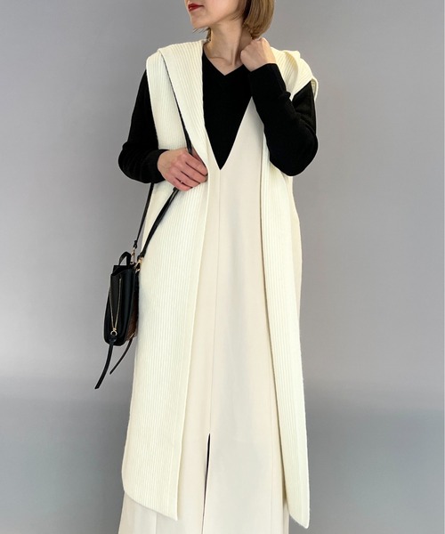PICCIN(ピッチン)の「フード付畔編みロングジレ(ニット/セーター・レディース・オフホワイト/ブラック・M)」の22枚目の写真