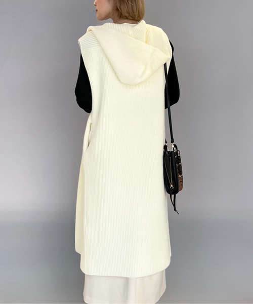 PICCIN(ピッチン)の「フード付畔編みロングジレ(ニット/セーター・レディース・オフホワイト/ブラック・M)」の20枚目の写真