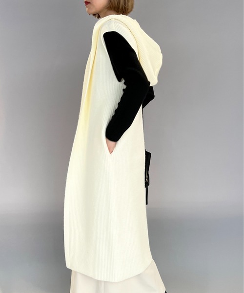 PICCIN(ピッチン)の「フード付畔編みロングジレ(ニット/セーター・レディース・オフホワイト/ブラック・M)」の21枚目の写真