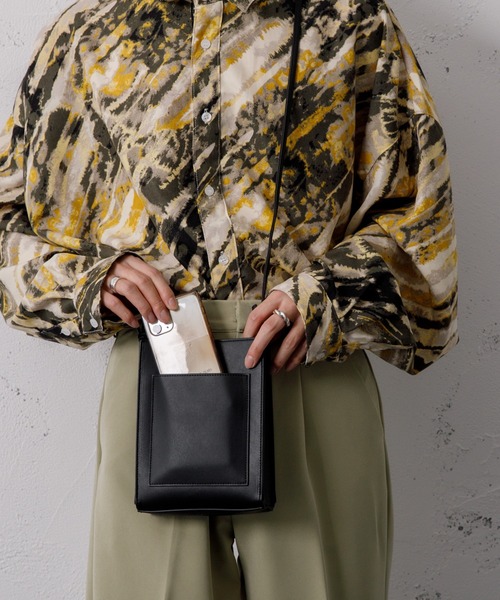 Adoon plain（アドーンプレーン）の「【Adoon plain】スクエアショルダーバッグ（ショルダーバッグ・メンズ・ホワイト/ブラック・FREE）」の13枚目の写真