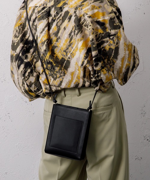 Adoon plain（アドーンプレーン）の「【Adoon plain】スクエアショルダーバッグ（ショルダーバッグ・メンズ・ホワイト/ブラック・FREE）」の16枚目の写真