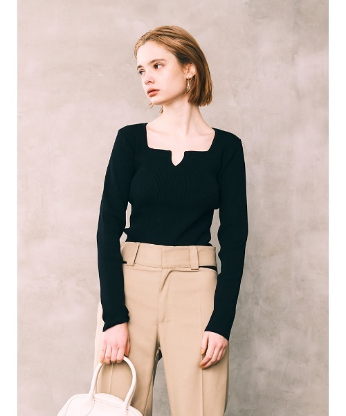 ENVYM(アンビー)の「ハートネックリブKNIT(ニット/セーター・レディース・ベージュ/ブラック/ホワイト・FREE)」の4枚目の写真