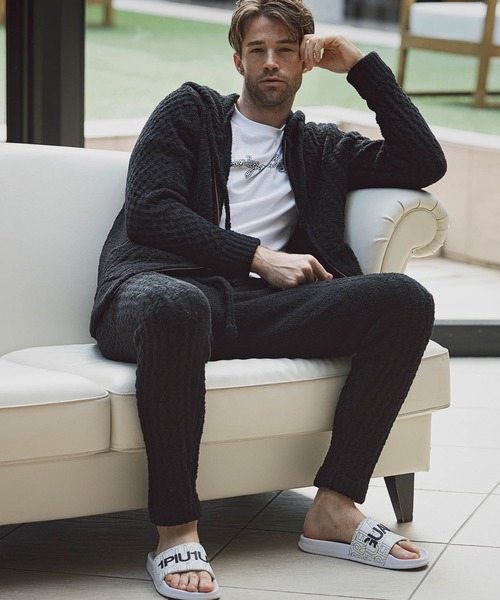 1PIU1UGUALE3 RELAX (ウノピゥウノウグァーレトレ リラックス)の「1PIU1UGUALE3 RELAX(ウノピゥウノウグァーレトレ)ケーブルニットパーカー(パーカー・メンズ・ブラック/ホワイト/ネイビー・S/L/M/XL)」の7枚目の写真