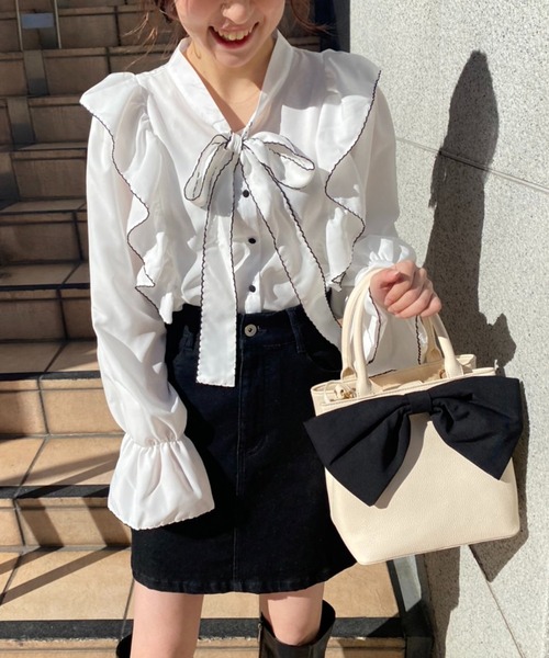 one after another NICE CLAUP(ワンアフターアナザーナイスクラップ)の「ビッグリボンミニトートバッグ(トートバッグ・レディース・アイボリー/ブラック/ナチュラル・ONE SIZE)」の8枚目の写真