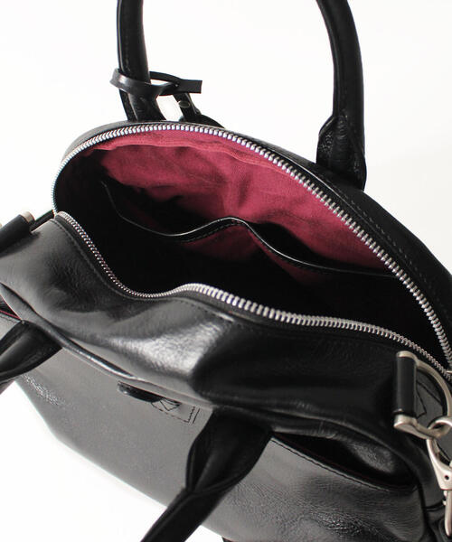 AVIREX（アヴィレックス）の「VARSITY LEATHER MINI-BOSTON BAG/ バーシティーレザー ミニボストンバッグ（ボストンバッグ・レディース・ブラック/ブラック系その他・FREE）」の19枚目の写真