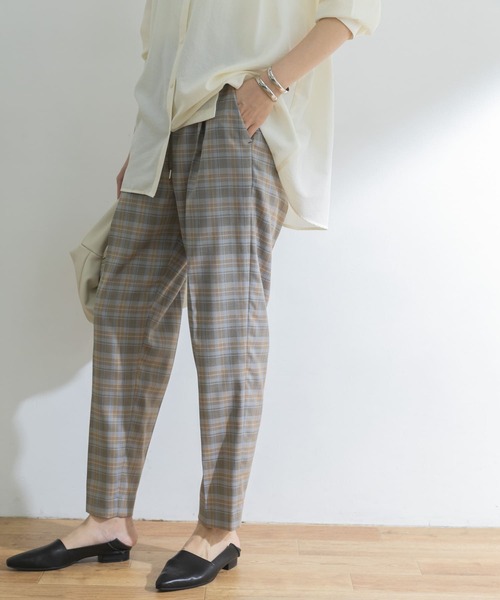 URBAN RESEARCH（アーバンリサーチ）の「ドロストテーパードパンツ（その他パンツ・レディース・チャコールグレー/グリーン系その他/チェック・38/36/34）」の3枚目の写真