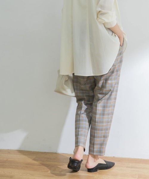 URBAN RESEARCH（アーバンリサーチ）の「ドロストテーパードパンツ（その他パンツ・レディース・チャコールグレー/グリーン系その他/チェック・38/36/34）」の5枚目の写真
