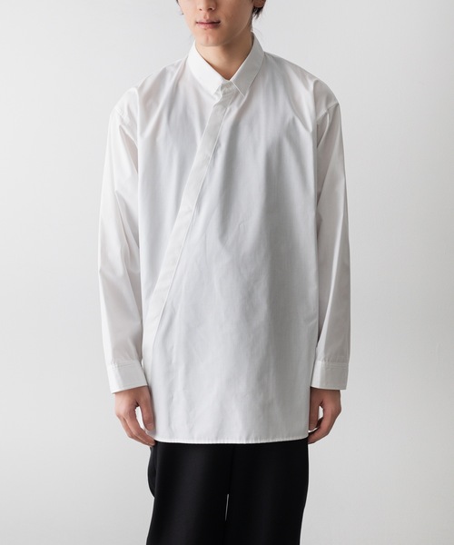 ato（アトウ）の「OVERSIZED DIAGONAL SHIRTS（シャツ/ブラウス・メンズ・ホワイト/ブラック/ライトパープル・44/46/48）」の2枚目の写真