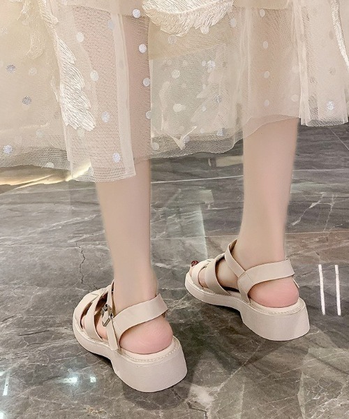 Shoes in Closet(シューズインクローゼット)の「超軽量 スクエアトゥ グルカサンダル 864(サンダル・レディース・ブラック/アイボリー・#5/#6/#4/#3/#1/#2)」の7枚目の写真