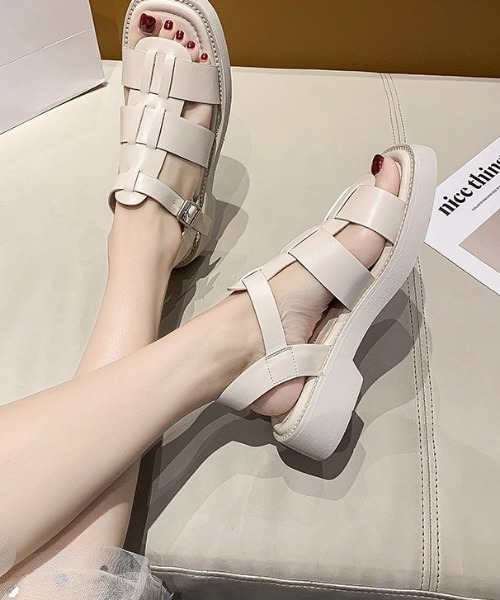 Shoes in Closet(シューズインクローゼット)の「超軽量 スクエアトゥ グルカサンダル 864(サンダル・レディース・ブラック/アイボリー・#5/#6/#4/#3/#1/#2)」の9枚目の写真