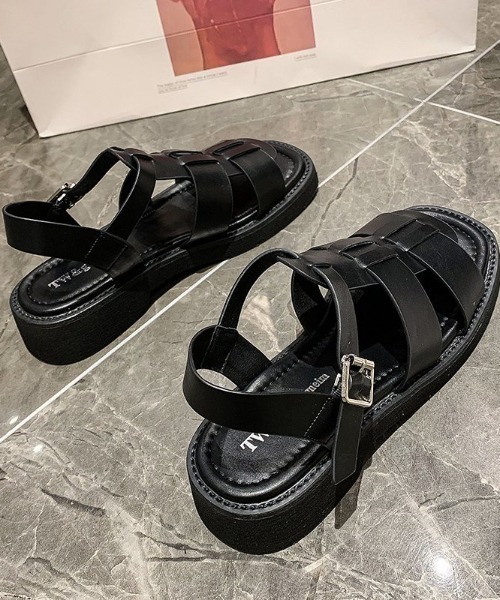 Shoes in Closet(シューズインクローゼット)の「超軽量 スクエアトゥ グルカサンダル 864(サンダル・レディース・ブラック/アイボリー・#5/#6/#4/#3/#1/#2)」の17枚目の写真
