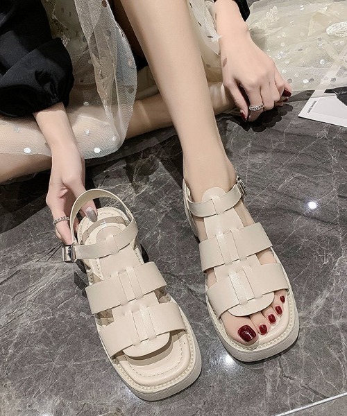 Shoes in Closet(シューズインクローゼット)の「超軽量 スクエアトゥ グルカサンダル 864(サンダル・レディース・ブラック/アイボリー・#5/#6/#4/#3/#1/#2)」の8枚目の写真