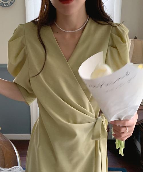 Leja(レジャ)の「【LEJA】Vネックウエストデザインボリューム袖ロングワンピース(ワンピース・レディース・ベージュ/グリーン・FREE)」の16枚目の写真