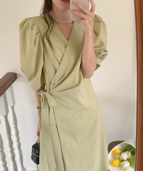 Leja(レジャ)の「【LEJA】Vネックウエストデザインボリューム袖ロングワンピース(ワンピース・レディース・ベージュ/グリーン・FREE)」の8枚目の写真