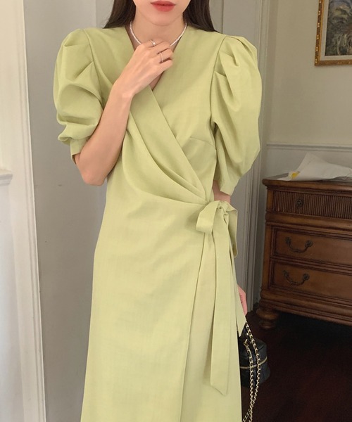 Leja(レジャ)の「【LEJA】Vネックウエストデザインボリューム袖ロングワンピース(ワンピース・レディース・ベージュ/グリーン・FREE)」の19枚目の写真