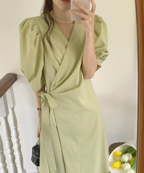 Leja(レジャ)の「【LEJA】Vネックウエストデザインボリューム袖ロングワンピース(ワンピース・レディース・ベージュ/グリーン・FREE)」の22枚目の写真