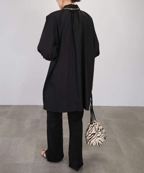 ANDJ(アンドジェイ)の「ボリュームスリーブチュニックブラウス(シャツ/ブラウス・レディース・ブラック/ホワイト/ライトブルー・M)」の17枚目の写真