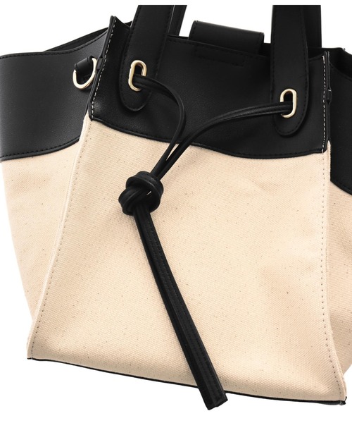 LATINA（ラティーナ）の「バイカラーキャンバスバッグ（ハンドバッグ・レディース・ブラック/ベージュ・FREE）」の7枚目の写真