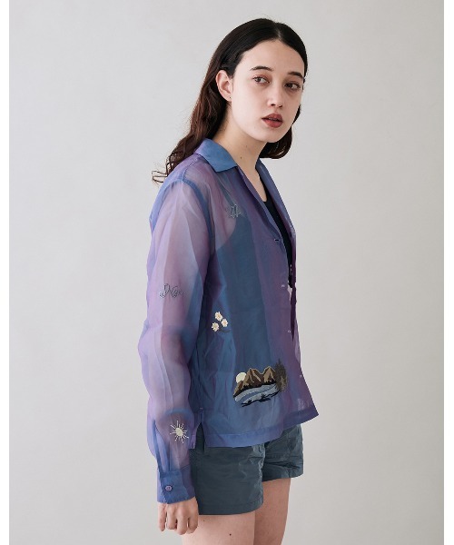 Saturdays NYC（サタデーズ ニューヨークシティ ）の「Crys Sheer Emb Shirt（シャツ/ブラウス・レディース・ネイビー/ベージュ・M/S/XL/L/X-SMALL）」の2枚目の写真