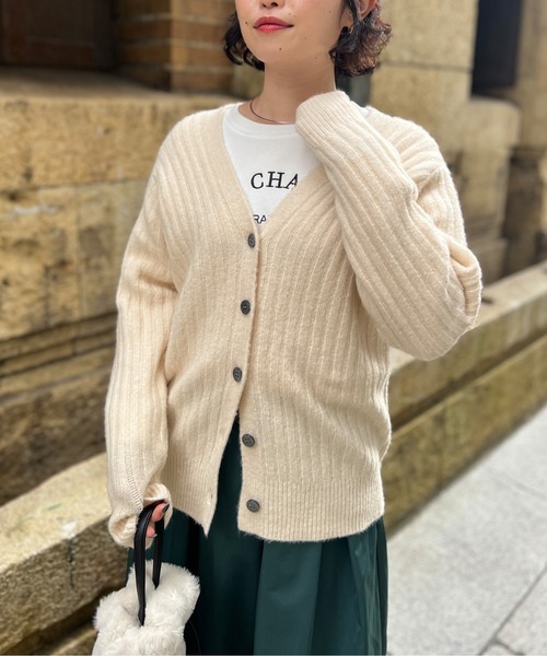 Chez toi（シェトワ）の「【WEB限定】Vネックワイドリブカーディガン（カーディガン/ボレロ・レディース・キャメル/オレンジ/アイボリー/ブラック/サックスブルー・FREE）」の7枚目の写真