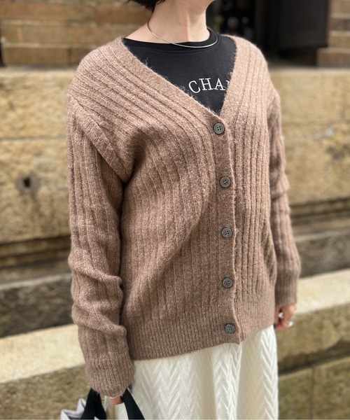 Chez toi（シェトワ）の「【WEB限定】Vネックワイドリブカーディガン（カーディガン/ボレロ・レディース・キャメル/オレンジ/アイボリー/ブラック/サックスブルー・FREE）」の21枚目の写真