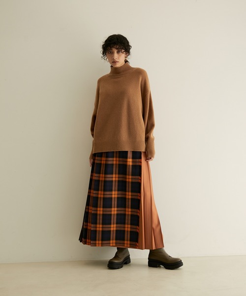 SALON adam et rope'（サロン アダム エ ロペ）の「【手洗い可能】タスマニアウールハイネックニットプルオーバー（ニット/セーター・レディース・オフホワイト/キャメル/ブルー系その他4・FREE）」の10枚目の写真