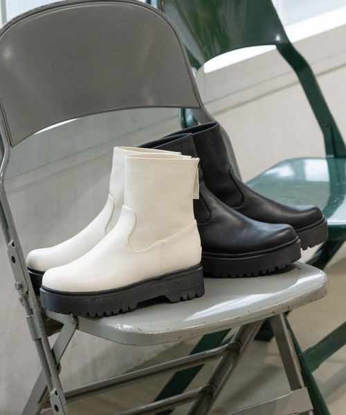 repipi armario（レピピ アルマリオ）の「バックZIPブーツ（ブーツ・キッズ・ホワイト/ブラック・MEDIUM/LARGE）」の3枚目の写真