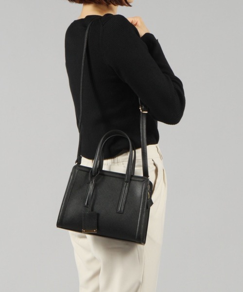 GLOBAL WORK(グローバルワーク)の「スクエアショルダーS/一部店舗限定/349577(ショルダーバッグ・レディース・ブラック/ベージュ/レッド/ホワイト・FREE)」の3枚目の写真