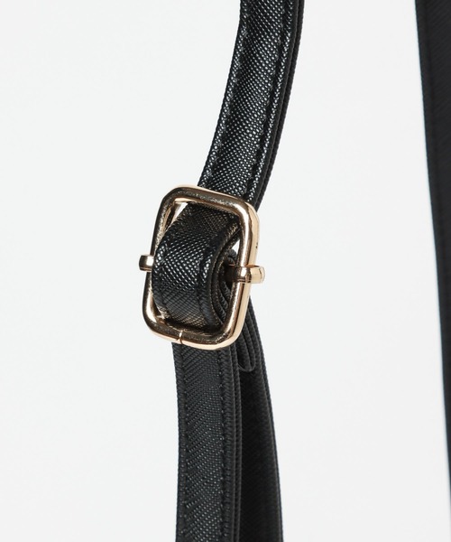 GLOBAL WORK(グローバルワーク)の「スクエアショルダーS/一部店舗限定/349577(ショルダーバッグ・レディース・ブラック/ベージュ/レッド/ホワイト・FREE)」の16枚目の写真