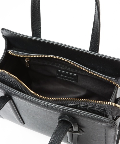 GLOBAL WORK(グローバルワーク)の「スクエアショルダーS/一部店舗限定/349577(ショルダーバッグ・レディース・ブラック/ベージュ/レッド/ホワイト・FREE)」の22枚目の写真