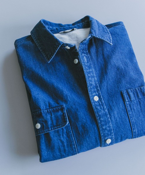 URBAN RESEARCH DOORS（アーバンリサーチドアーズ）の「デニムレギュラーカラーシャツ（シャツ/ブラウス・メンズ・ワンウォッシュ/インディゴブルー・LARGE/MEDIUM）」の2枚目の写真